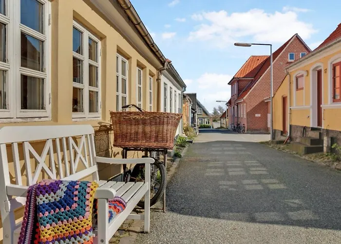 Hyggeligt Gammelt Fiskerhus I Marstal
