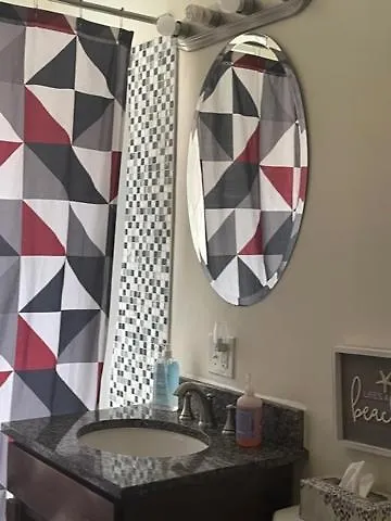 Clean, Spacious, Inexpensive Queen Br