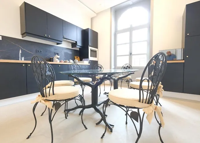 La Maison De La Duchesse De La Valliere - Chambre Rosaline - Parking Prive Gratuit