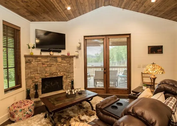 New Forest Cottage W/Grill & Deck:Hike, Fish, Golf