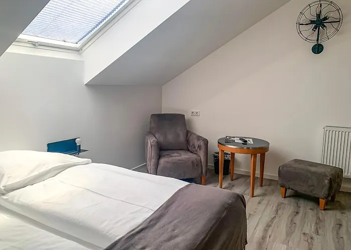 Prima Inn Unterkunft Direkt Ueber Der "Bar Am Minimax"