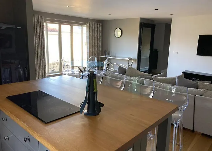 The Oaks, Luxury 2 Bedroom Cottage In A Peaceful Location