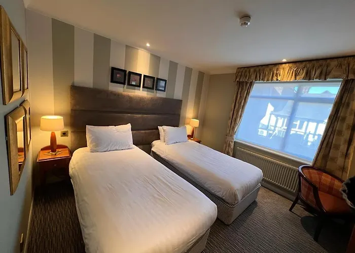 3 star hotel: The Manor Hotel