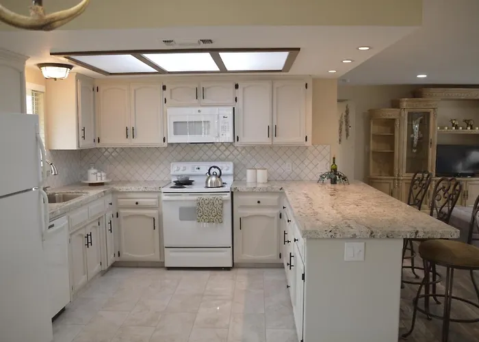 Beautiful 3 Bedroom Home Located Near Yosemite