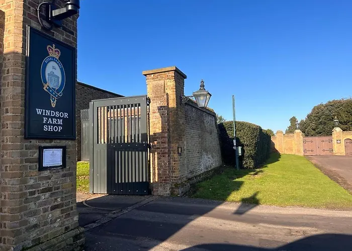 3 star hotel: The Manor Hotel