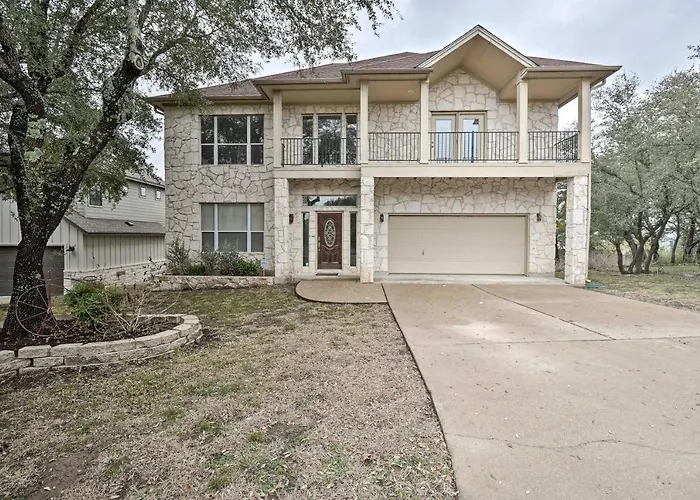 Airy Villa In Austin W/ Badminton/Volleyball Court