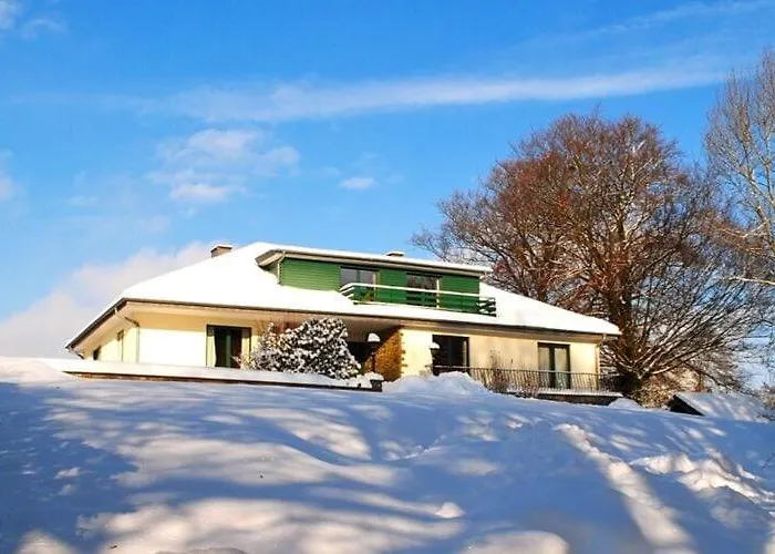 Scenic Villa Near Lake View