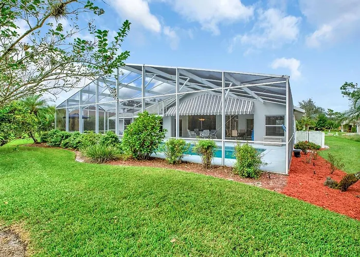 Solar Heated Private Pool & Lanai On Golf Course!