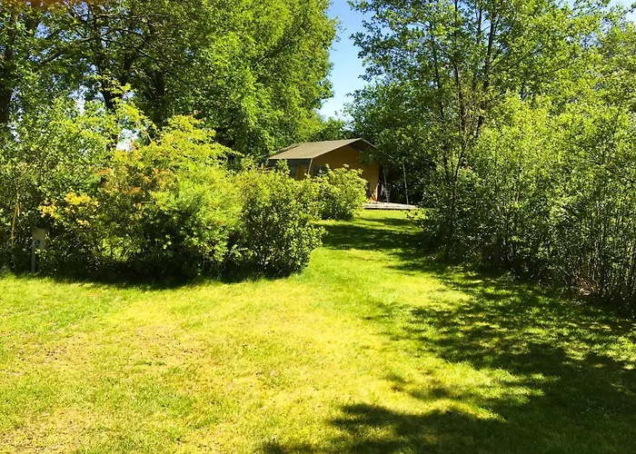 Uylkenshof safaritenten en natuurhuisjes Epe