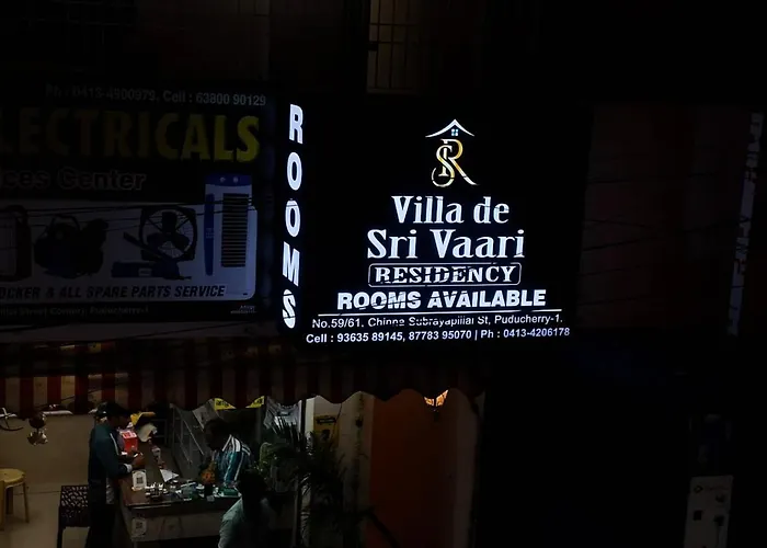 Hotel with Tennis: Villa De Srivaari Residency