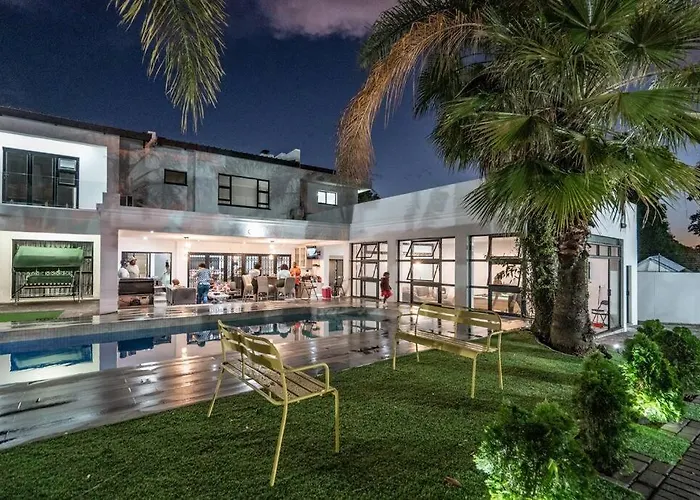Private Modern 10 Bdrm Home Tucked Away In Sandton