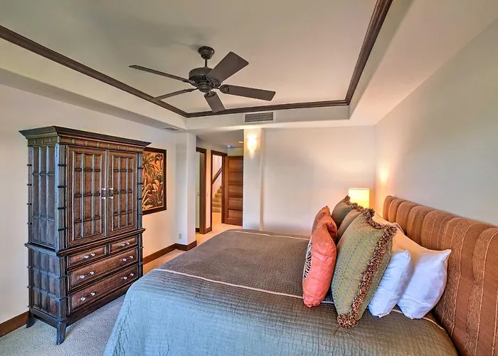 'Tropical Paradise' Resort Villa: 1 Mile To Beach!