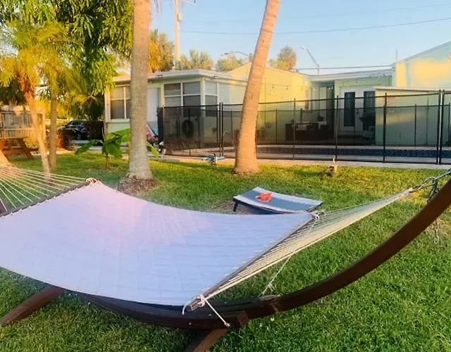 Modern Spanish Villa- Pool- By River-Tropical !!!