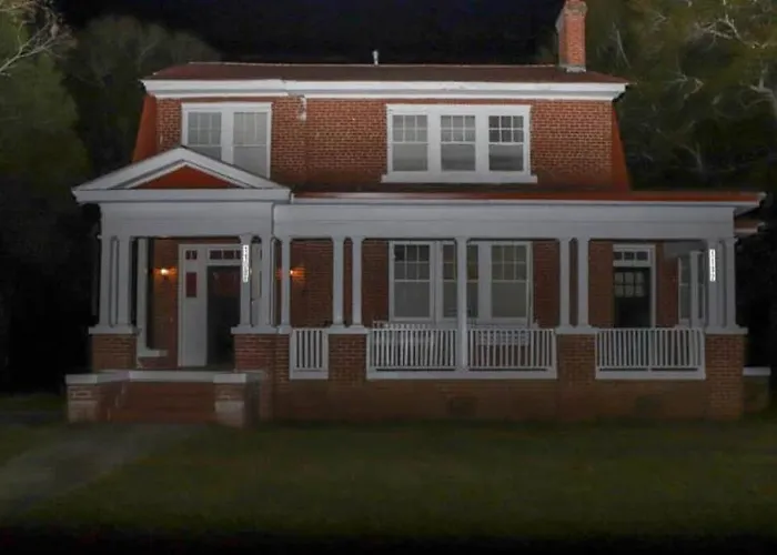 Historic House On The Hilldownstairs Only