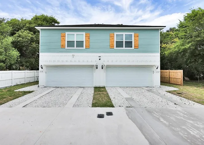 Jax Beach Hot Tub Retreat - Private Backyard - Fire Pit - Sleeps 8 - 5 Min To Beach