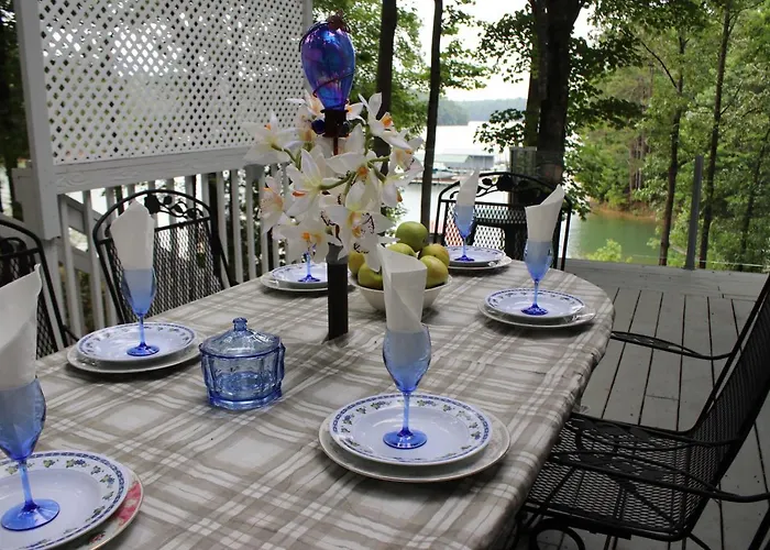 Paradise View Getaway-Dacha