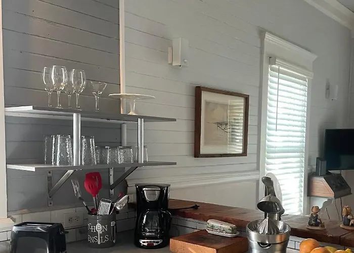 150 Year Old Restored Lincolnville Cottage