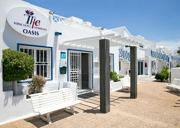 Hotel cerca del colegio: Apartamentos LIVVO Oasis