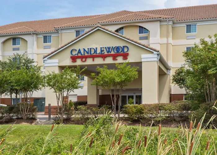 Pet Friendly hotel: Candlewood Suites Destin-Sandestin Area By Ihg