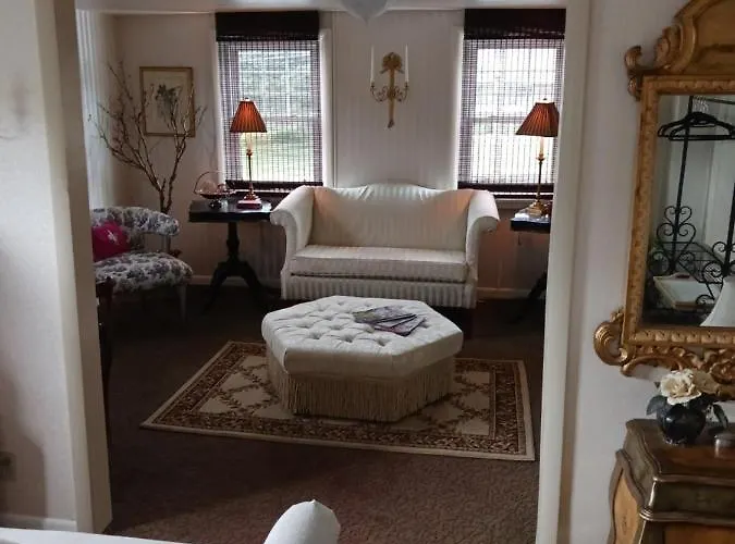 The Guest House At The Regina House Tea Room