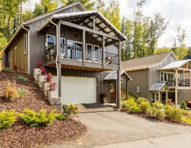 Serene Rustic Farmhouse Mountain Cottage