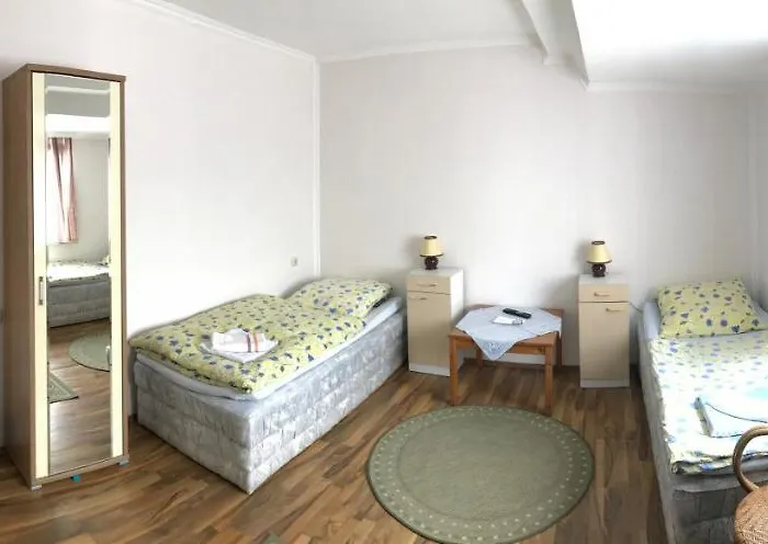 Garis Pension Zimmer Mit Gemeinschaftsbad