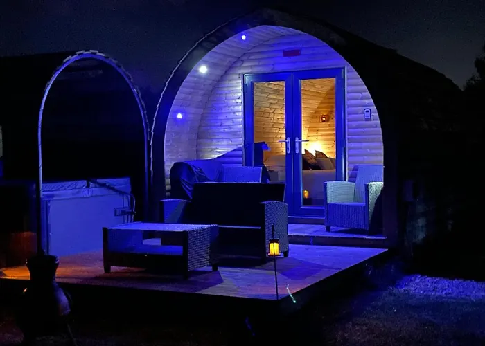 Campsite: Little Meadow Pods With Hot Tub