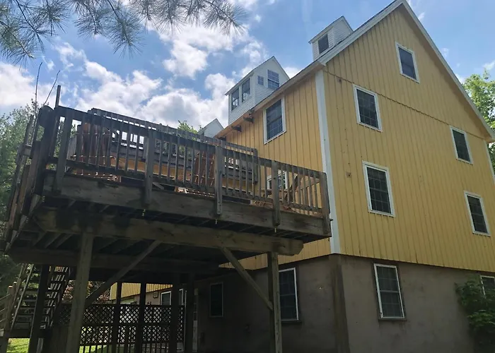 Yellow Barn Estate