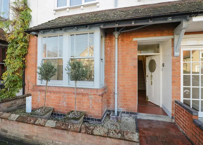 5 Albany Road