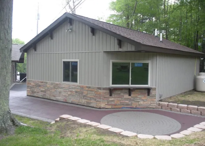 Indoor Pool, Firepit, Self Check-In, Bbq, Free Amenities, King Bed, Full Kitchen