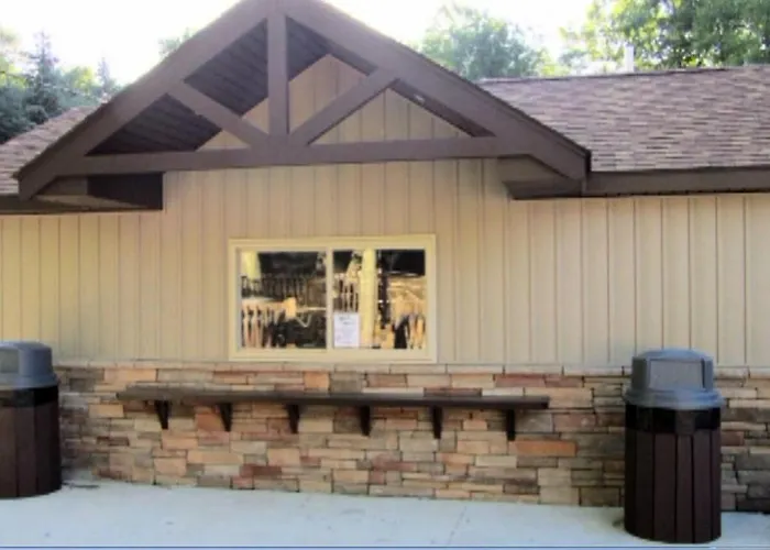 Indoor Pool, Firepit, Self Check-In, Bbq, Free Amenities, King Bed, Full Kitchen