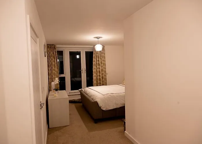 Exquisite Cozy House, Close To Train Station And Amenities