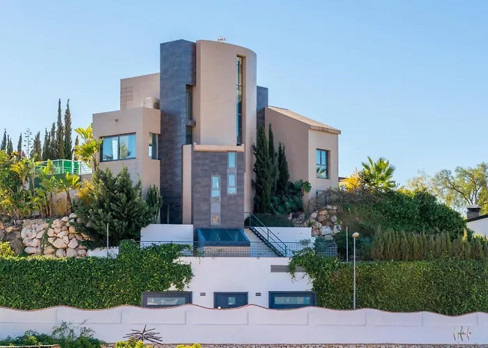 Luxury Villa With Swimming Pool And Amazing Views