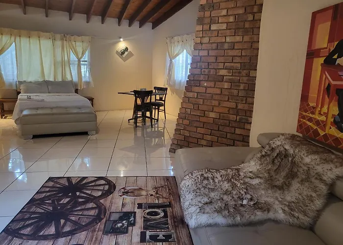 Albatrossways Lodge