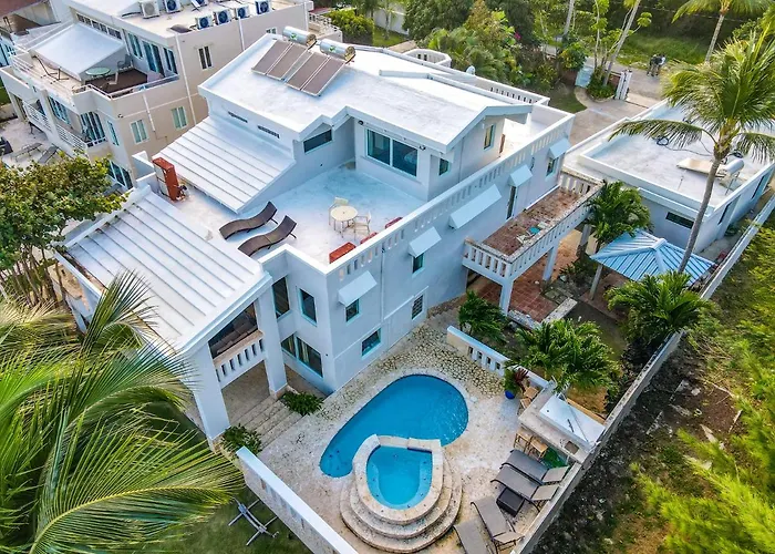 Newly Renovated 8 Bedroom Ocean Front Villa With Pool