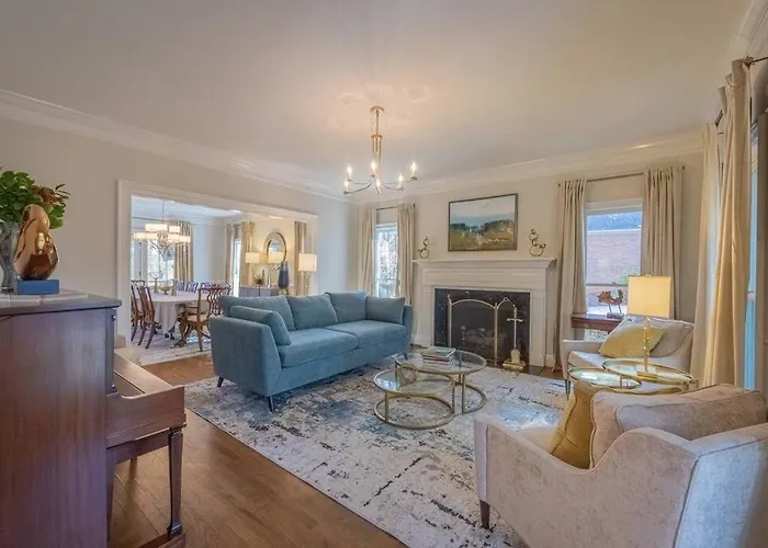 Riverfront Retreat: Luxury Family Lodge with Entertainment Galore