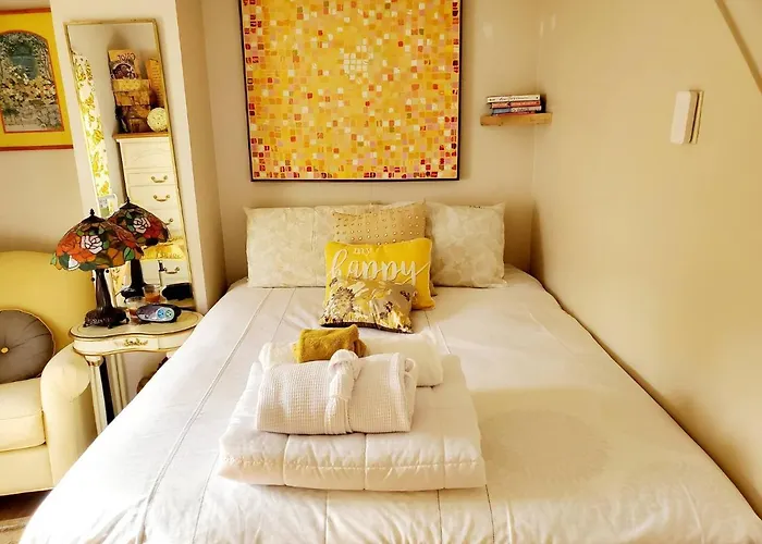 Yellow Room Near Yale