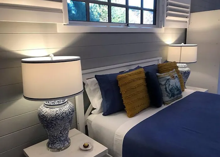Hamptons In Rye Blue Cottage 3 Mins From Hot Springs!
