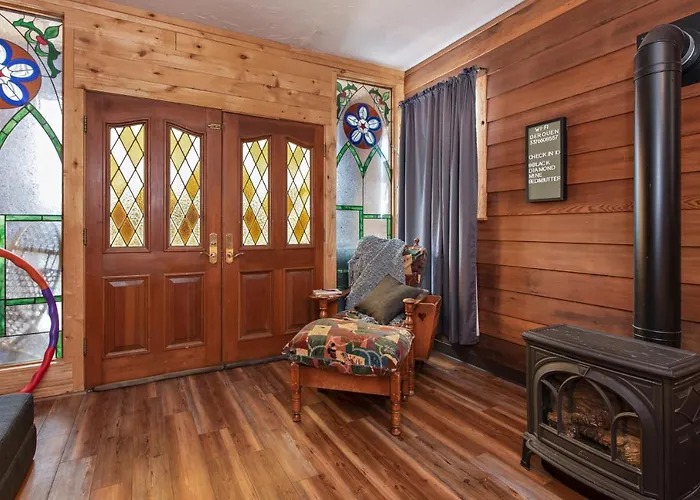 Wanderer Studio, An Off Grid Mountain Guest Studio With Fantastic Views