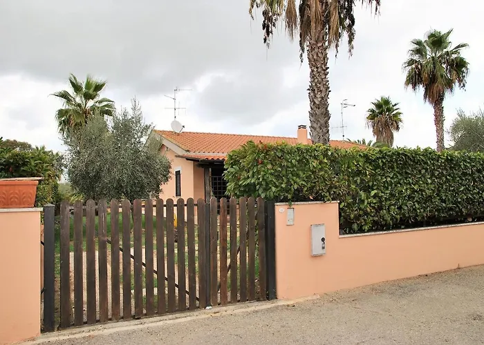 Villa Barbie Between Terracina And Sperlonga, 400 Mt From Beach