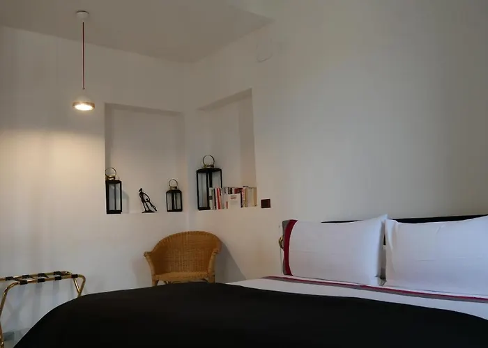 An Deluxe Suites