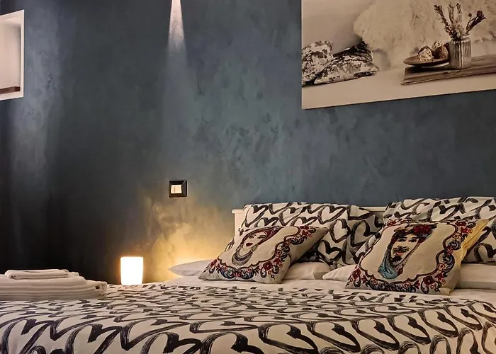 Casa de huéspedes: La Jacaranda Rooms