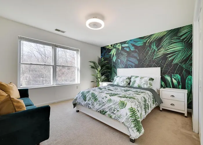 Stunning Poconos Villa- Hot Tub, Pool, Game Room, Bbq & More