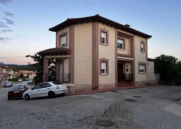 Villa con piscina: Casa Rural La Chistera