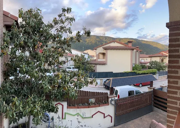 Villa con piscina: Casa Rural La Chistera