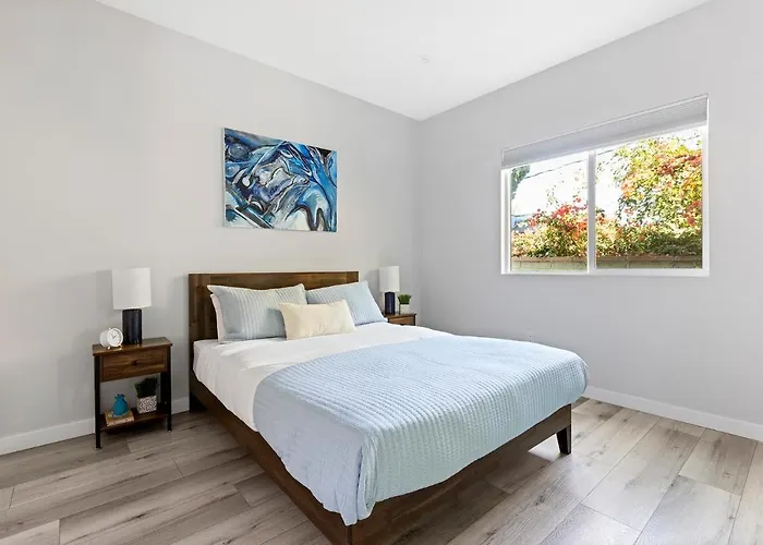 Adorable 3 Bedroom With Jacuzzi & More
