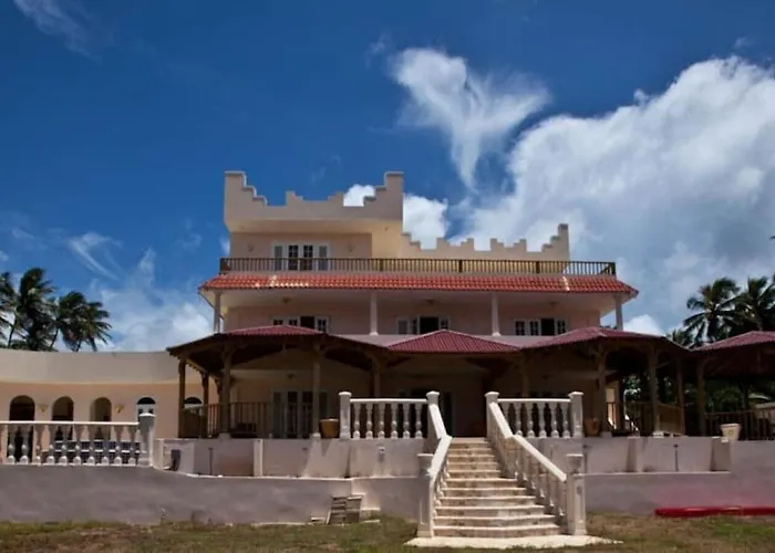 Private Oceanfront Villa For Epic Group Getaways