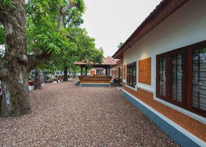 The Backwater Heritage -Unwind On Tranquil Alleppey Backwaters