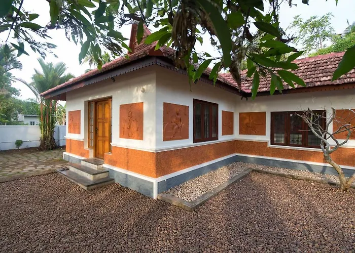 The Backwater Heritage -Unwind On Tranquil Alleppey Backwaters
