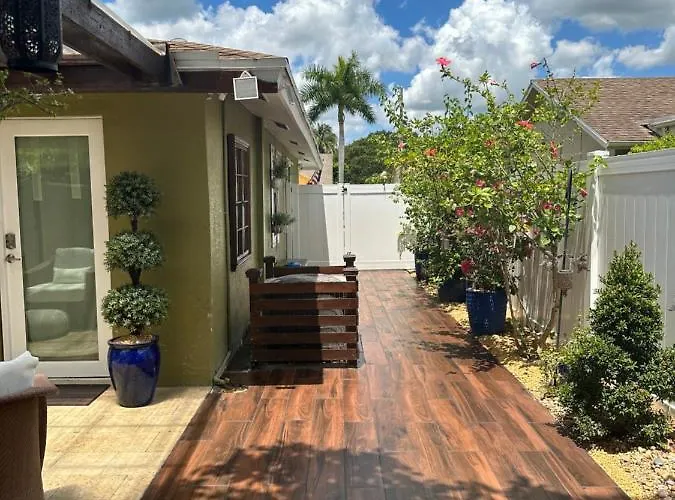 Adorable Self Check-In Guest Suite W/Private Patio